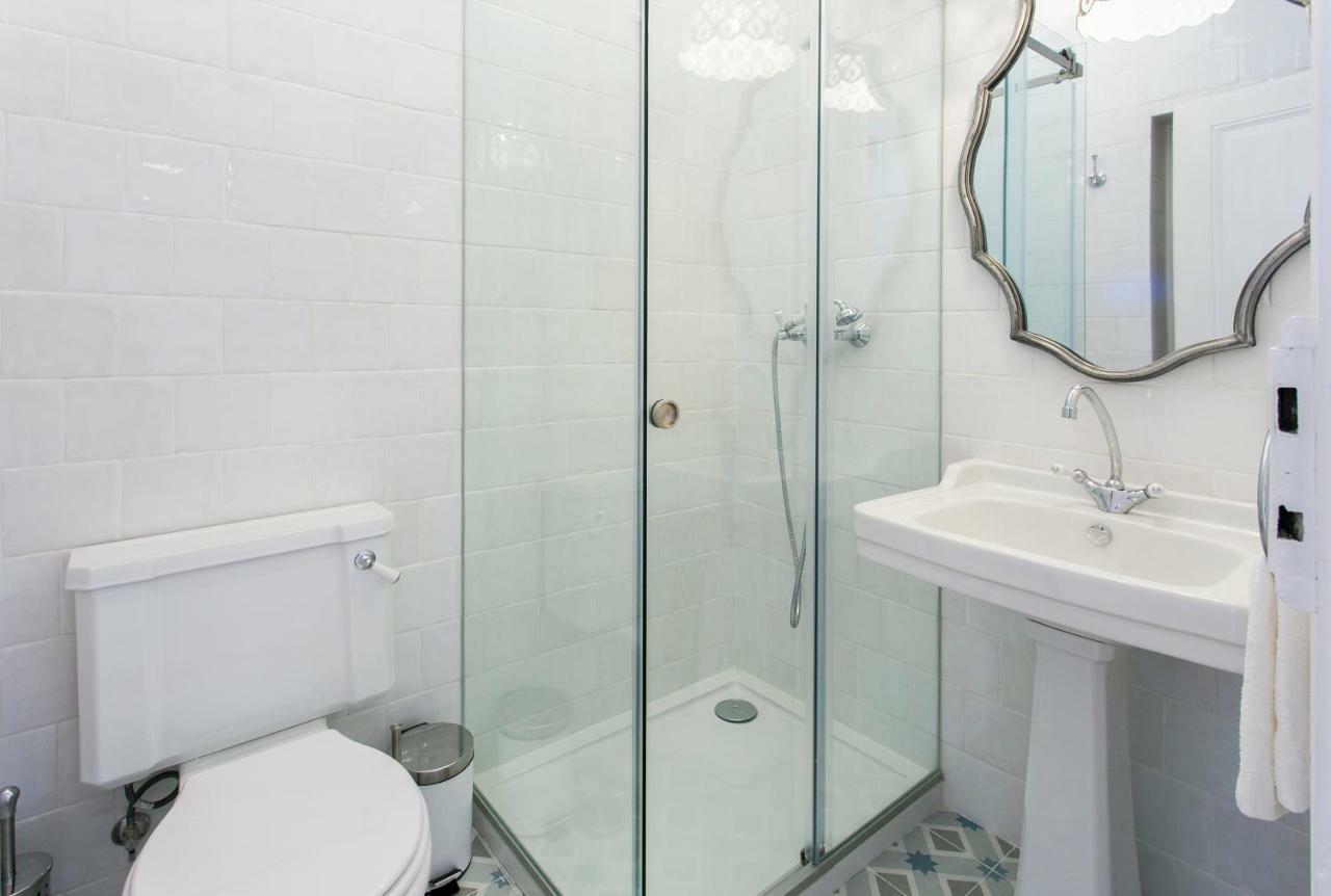2 Beautiful Suites Upscale Flat Embracing Tejo! Лиссабон Экстерьер фото